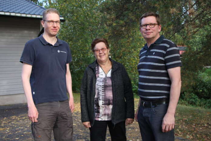 Metsänhoitoyhdistys Auranmaan toiminnanjohtaja Tommi Laurila, hallituksen puheenjohtaja Marja Lahti ja hallituksen jäsen Heikki Honkala kertovat Auranmaan yhdistyksen nimen jäävän ensi vuodenvaihteessa historiaan.